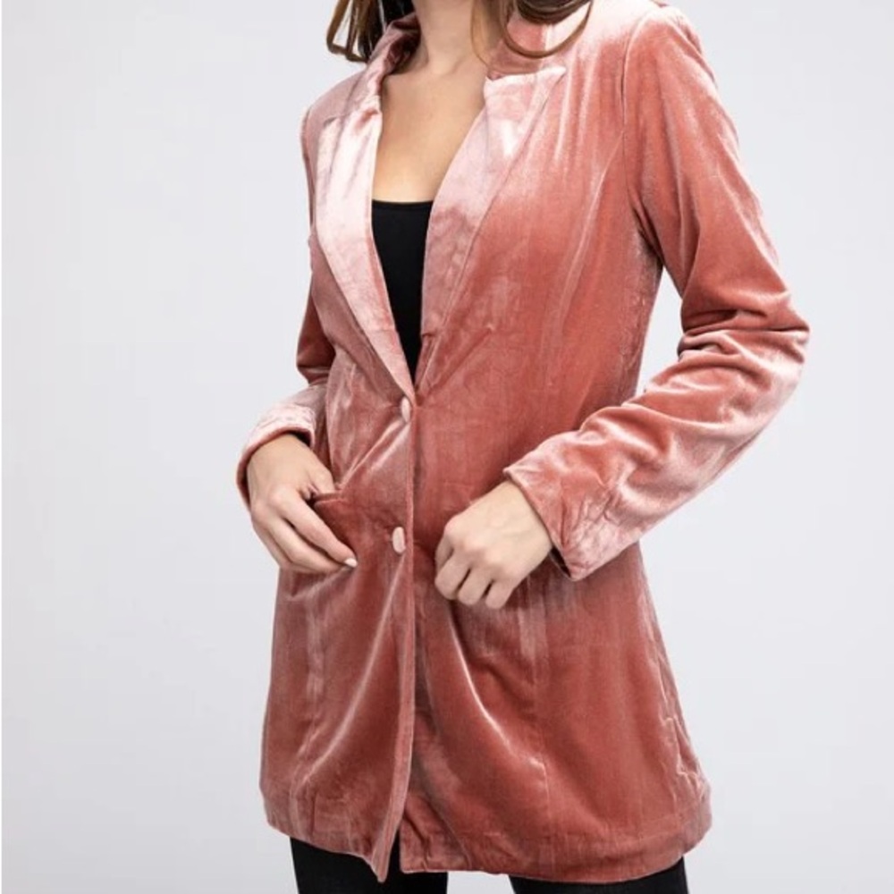 BIBI SHINY VELVET PEAK LAPEL SINGLE BLAZER